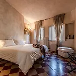 Il Nido - Nuovo Con Terrazzino Nel Centro Storico Si Siena